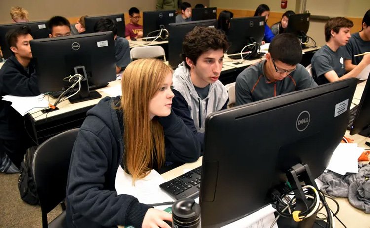 Academics students classroom 750